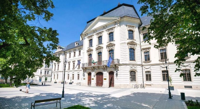 Rangos állami elismerést kapott az egri egyetem dékánja