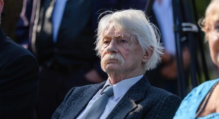 Kossuth-nagydíjat kapott Mellocco Miklós, aki szövetként formálja a követ