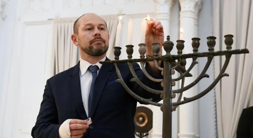 Antiszemita tartalmak lepik el a tiszás Facebook-csoportokat