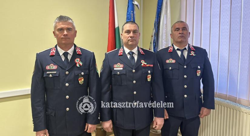 Elismeréseket kaptak a Békés vármegyei katasztrófavédelem dolgozói
