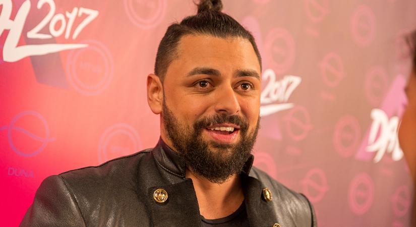 Pápai Joci megszólalt a migrációról: „Hát ki a f*szom akar így élni?!”