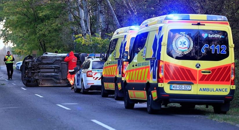 Baleset a Balatonnál: elég nagy galibát okozott a betonkeverő mixer Fonyódon