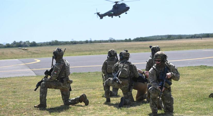 Biztonsági okokból kivonták az Erbílben szolgáló magyar katonákat