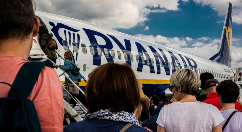 Vészhelyzetet jelentett a Ryanair gépe, nem volt más választása a kapitánynak