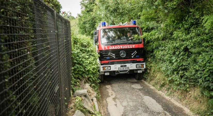 Szűk utak, életveszély: mit tehet az ingatlantulajdonos?
