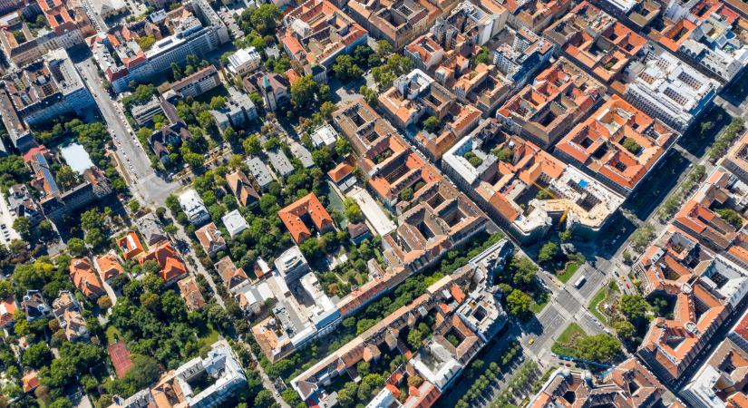 Kvíz: Tippeld meg, hányan élnek ezekben a magyar városokban!