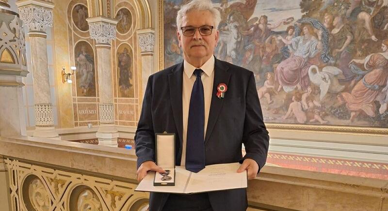 Elismerték a szcenikus munkáját