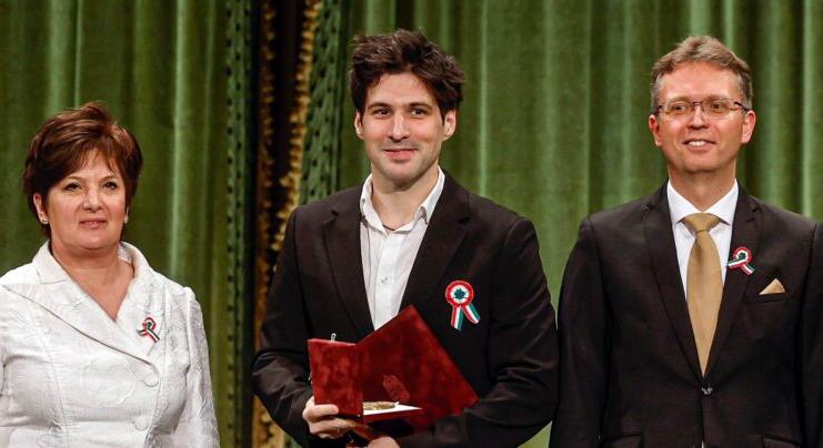 Színházaknak ajánlja fel Jászai Mari-díj után járó pénzjutalmát Ember Márk