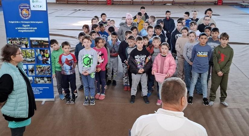 Játék közben tanulták meg a közlekedés szabályait a gyerekek