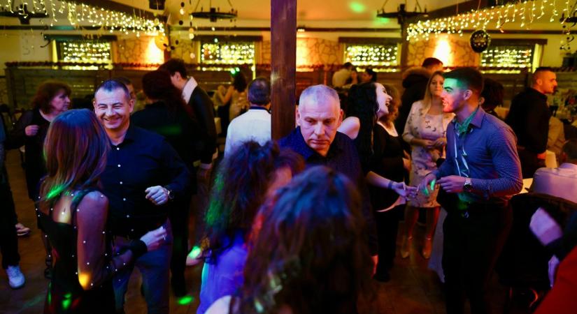 Csak a 20 éveseké a világ? – új szabályok jelentek meg a debreceni éjszakában