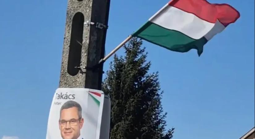 Takács Péter egy 1948-49-es indulóval hangol a nemzeti ünnepre