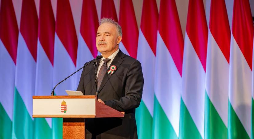 Állami elismeréseket adott át Nagy István: ők a magyar agrárium kitüntetettjei