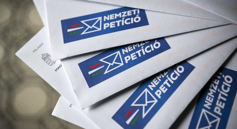Hidvéghi Balázs: Száguld a nemzeti petíció