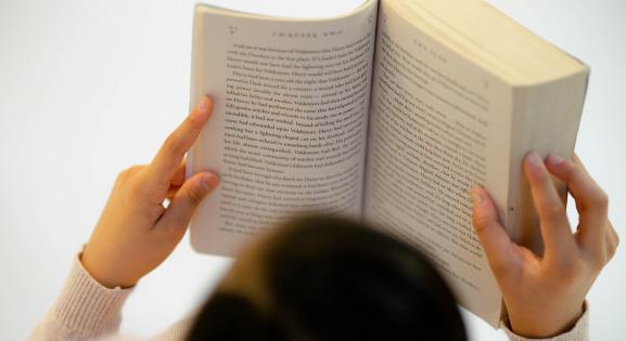 Olvasó gyerekek döntöttek Guinness-rekordot egy angol városban