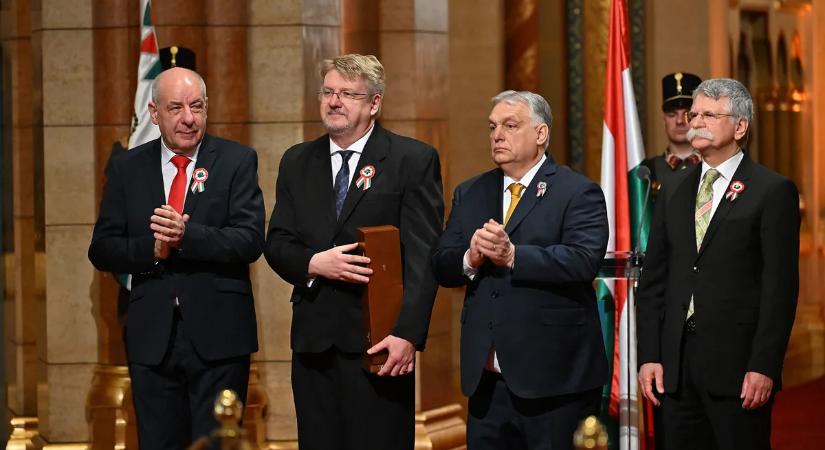 Képeken a Kossuth- és Széchenyi-díjak átadása