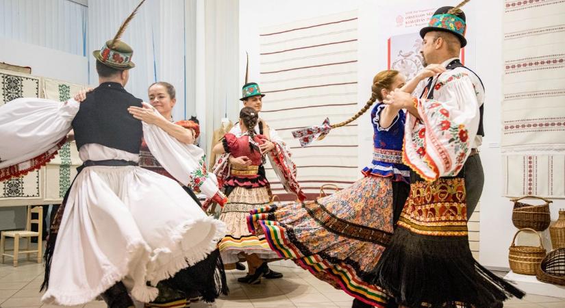 Országos Népművészeti Kiállítás nyílt Miskolcon- képekkel