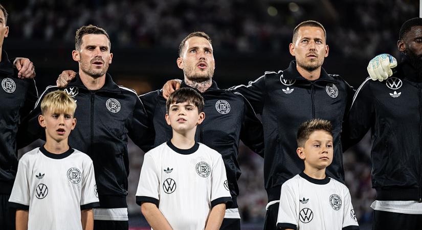 Német válogatott védőt igazolna a Manchester United – sajtóhír