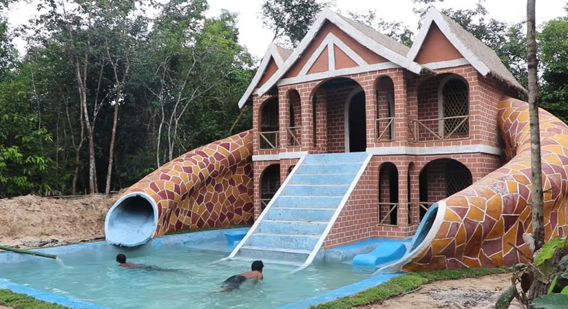 120 nap alatt, kézzel épített fel egy csúszdás-medencés lakóházat két férfi