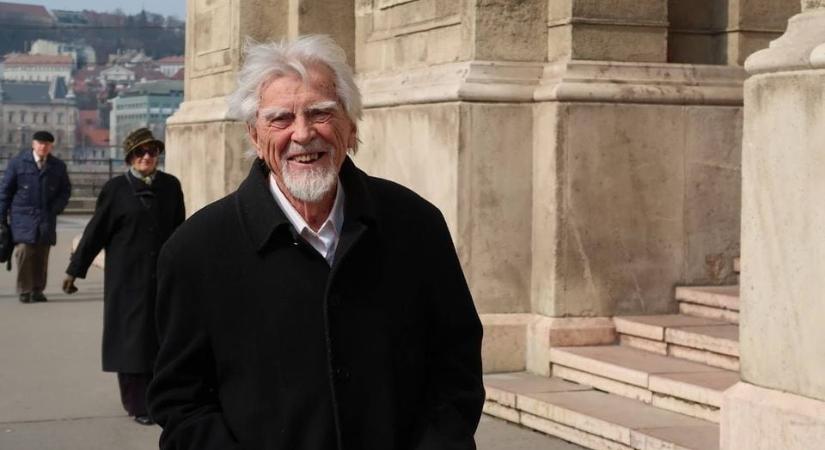 Könyv és kiállítás Debreczeni Tiborról