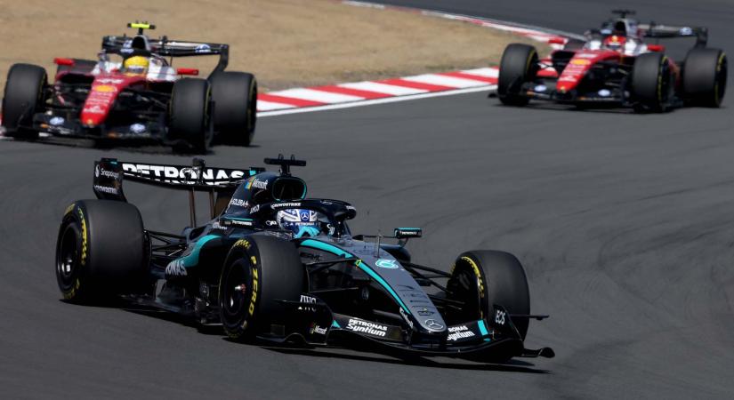 Leclerc nem akarja, hogy meglógjanak előle a Mercedesek