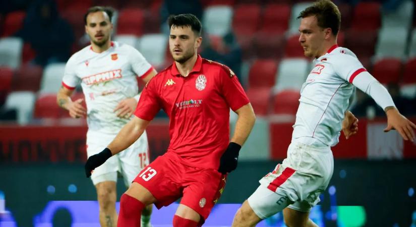 NB III: két mesternégyes egy csoportban; Lisztes duplázott, gól és gólpassz Komantól