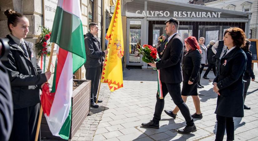 „Március 15-e a magyar nemzettudat megszületésének egyik legnagyobb eseménye” – az 1848/49-es forradalomra és szabadságharcra emlékezett Miskolc – fotókkal