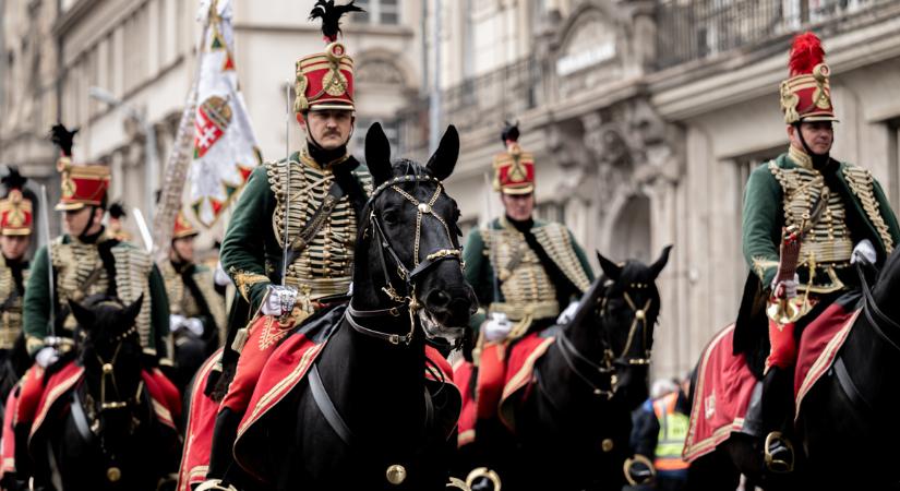 Totális káosz lesz Budapesten vasárnap, rengeteg utat, sőt még egy hidat is lezárnak - A nemzeti ünnep eseményei az Indexen