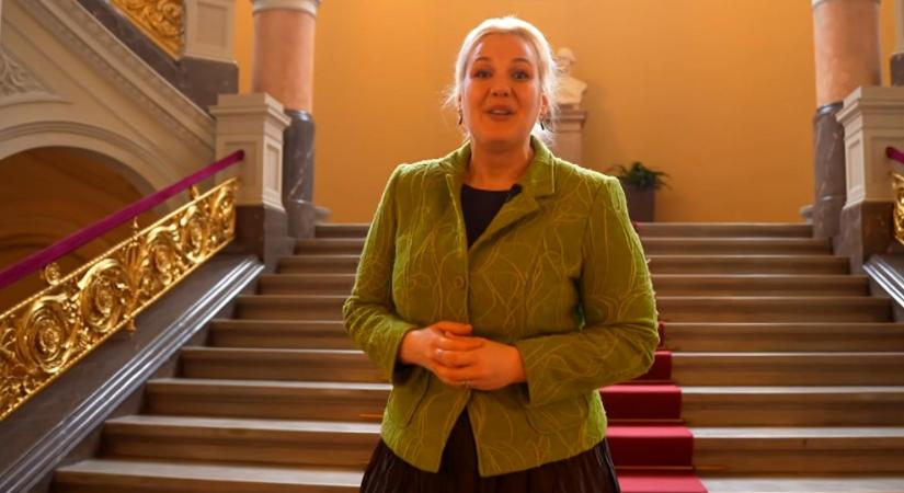 Mennie kellett az ATV-től a riporternek, aki megkérdezte Szijjártó Pétert, hogy bírja a harcot az Európai Unió ellen