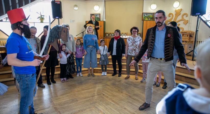 A Kackiás FolkSzínházban elevenedett meg Kossuth Lajos alakja – fotók