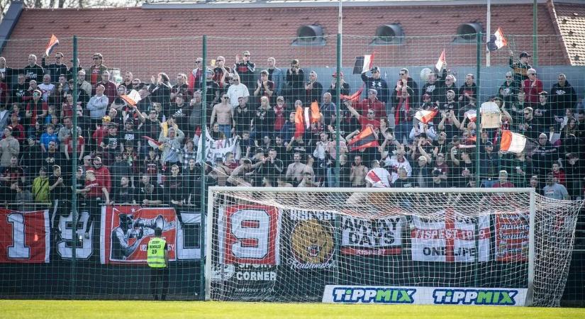 Magyar meccsről kórházba: gólöröm közben történt meg a baj