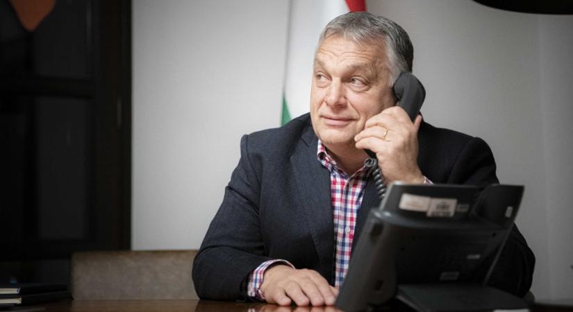 Orbán Viktor Facebook-posztban igazította el a híveit, hogyan kell a békemeneten facebookozniuk