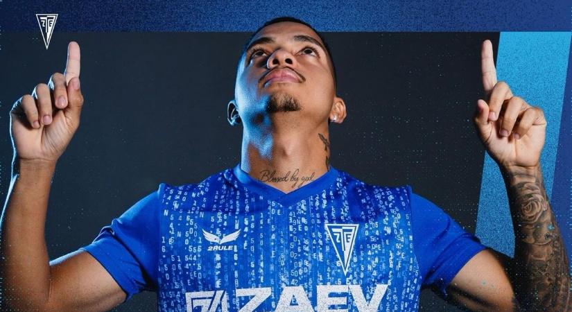 Ilyet se látni minden nap: reklamálásból kifordulva lőtt hatalmas gólt a Zalaegerszeg játékosa (VIDEÓ)