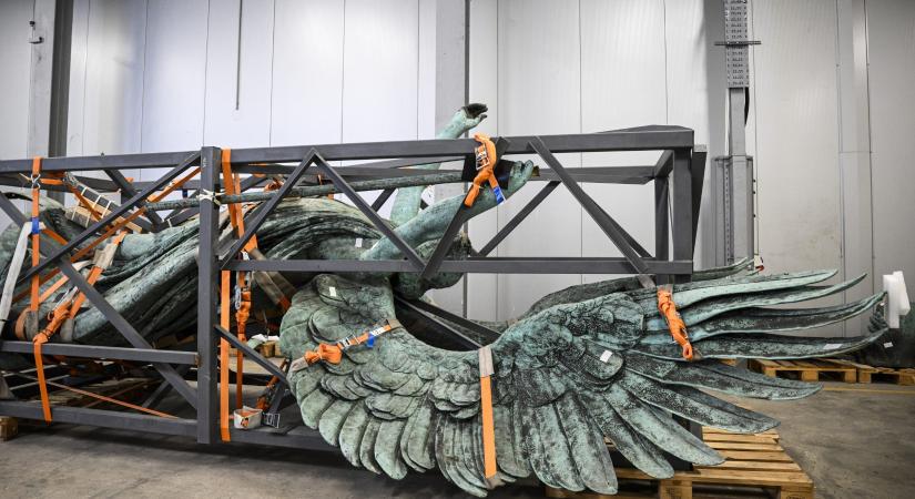 Az év végén kerülhet vissza a Hősök terére Gábriel arkangyal szobra