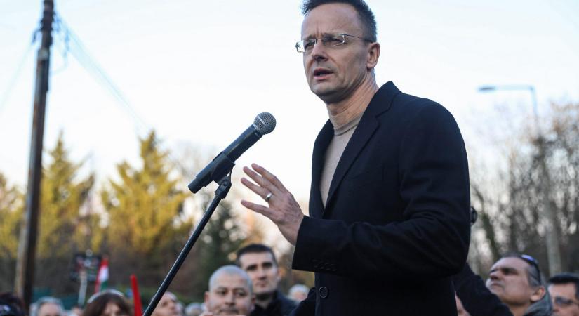 Rajongó hangvételű felszólalással vétette észre magát Szijjártó Péter fórumán az ATV riportere, aki azóta már nem dolgozik a csatornánál