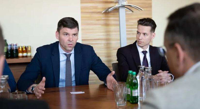 Nem nézhették meg a kőolajvezetéket, Orbán hazarendelte a Kijevbe küldött vizsgálóbizottságot