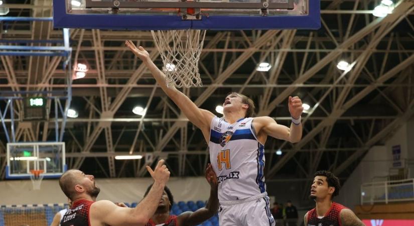 Nem tudta végig hozni az első félidőben mutatott játékát a Szedeák riválisa otthonában