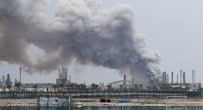 Azonnali intézkedést mellett döntött a kormány, három fronton csaphat le a válság Magyarországra