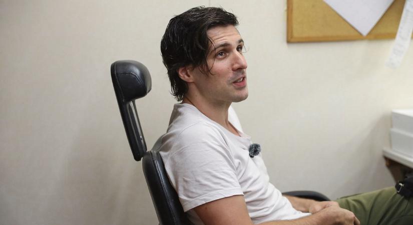 Ember Márkot lebuktatta a felesége