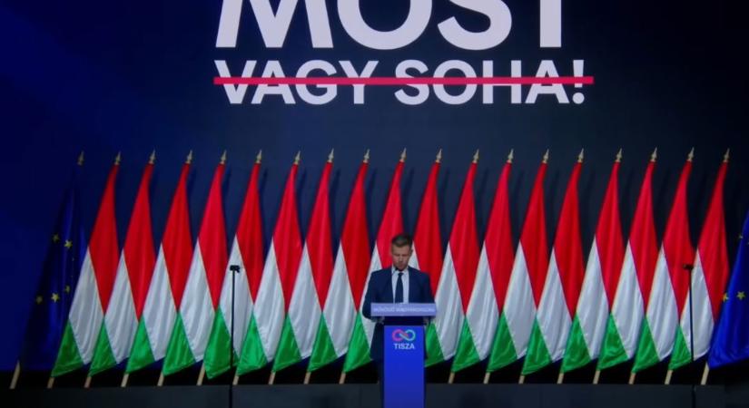 Hatalmas balhé keveredett a TISZA Párt plakátjából egy balatoni házban, furcsa feliratok lepték el az utcát