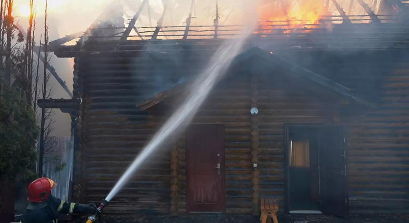 Két ingatlannál keletkezett tűz az Ungvári járásban