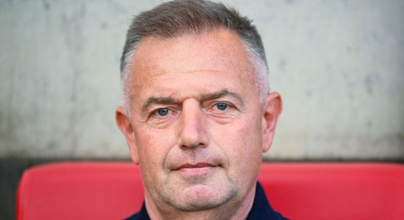 „Tömeg előtt nem tudja elviselni a pszichés nyomást” – Révész Attila ismét nyilvánosan kritizálta kapusát, Csernus módszerét alkalmazza