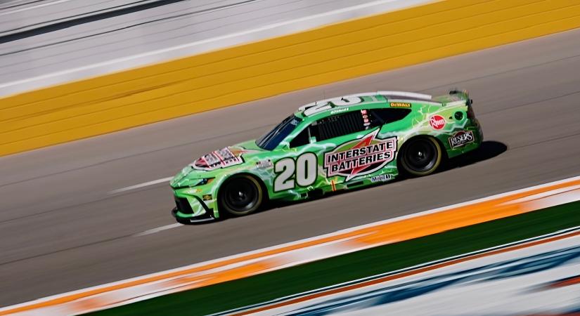NASCAR: Bell szerezte meg a pole-t Vegasban, négy autó is megbukott a technikai ellenőrzésen
