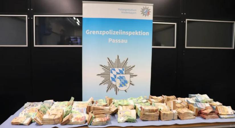 Egy 45 éves magyar férfi több mint egymillió euró készpénzzel autózott Németországban, amikor rendőrök megállították és kipakoltatták