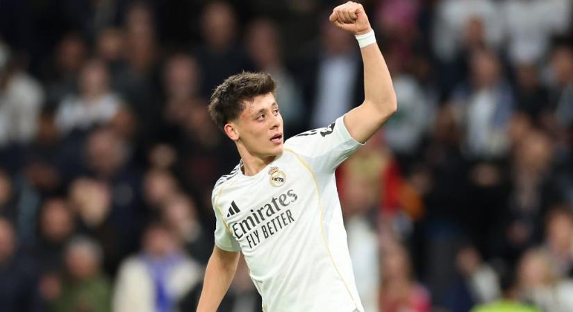 A Real Madrid támadója saját térfeléről emelt az ellenfél kapujába