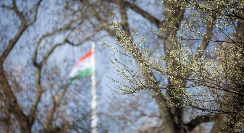 Nem érdemes otthon maradni, kellemes meglepetést tartogat az időjárás a nemzeti ünnepen