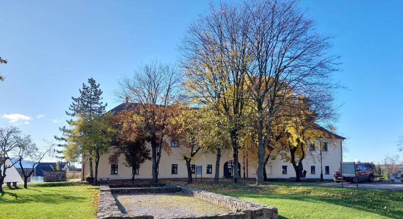 Múzeum, romkert, vár és víztározó – csodahelyek Pásztó környékén