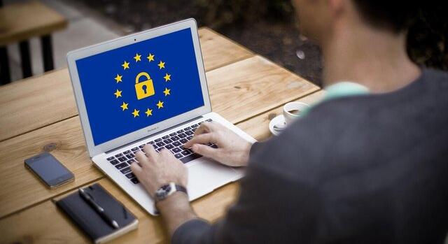 Fenyeget a kibervihar: mennyire vagyunk védettek a digitális világban?