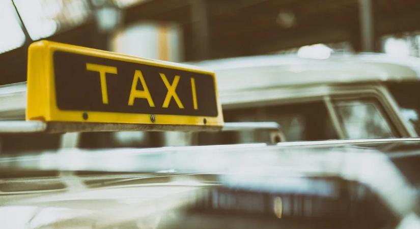 Meg akarta késelni egyik taxis a másikat a Rákóczi úton, a TEK is a helyszínen termett