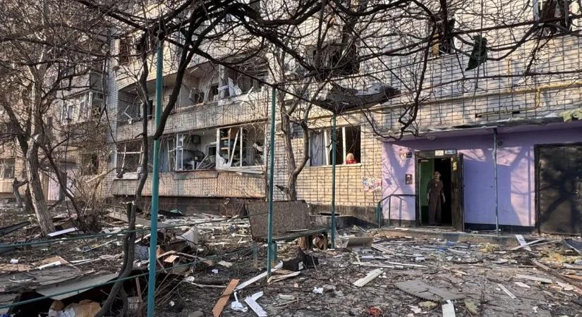 Halálos orosz támadás rombolt porrá házakat Zaporizzsjában – videó