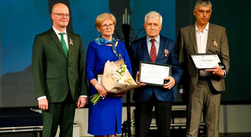 A közösség kiemelkedő személyiségeit díjazták Szatmárnémetiben